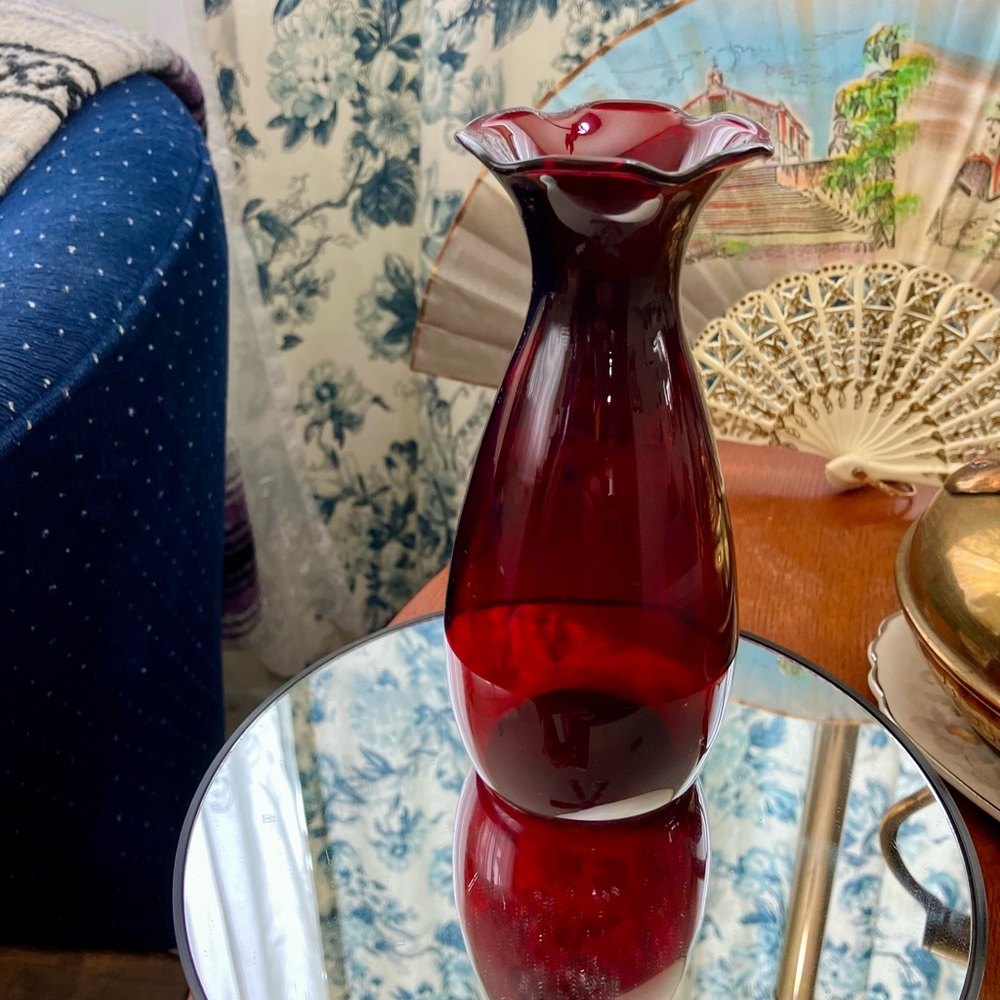 Vintage Anchor Hocking 6.5” Royal Ruby Red  Ruffle Fluted Crimp Top Vase